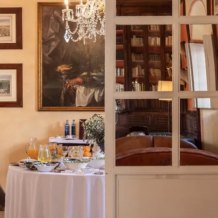 호텔 Palacio De Leones Lora del Río